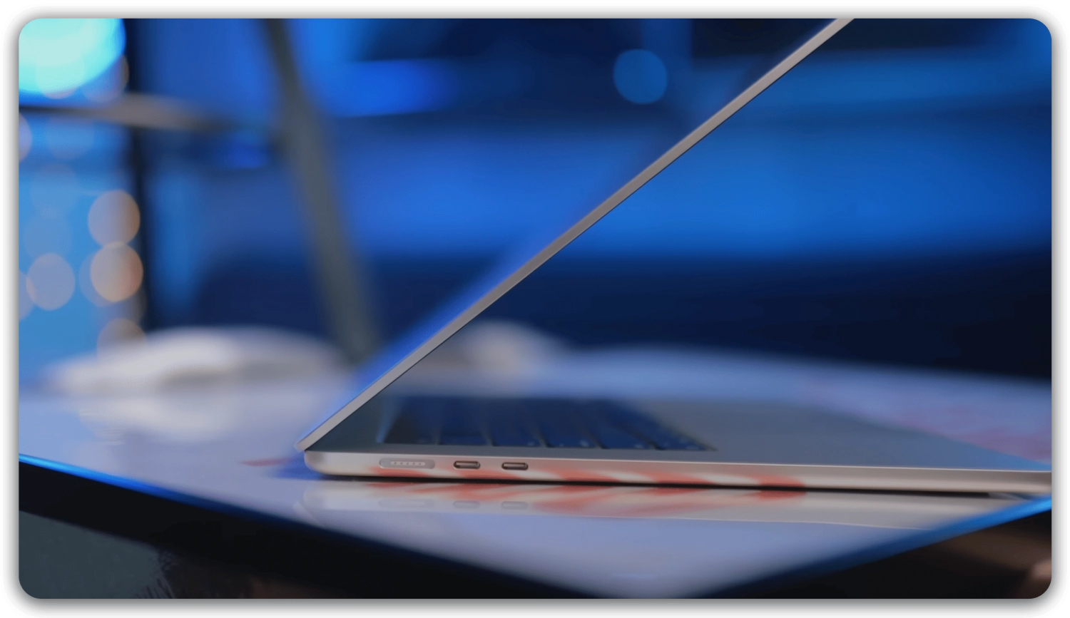 macbook air 13 M5 display.png